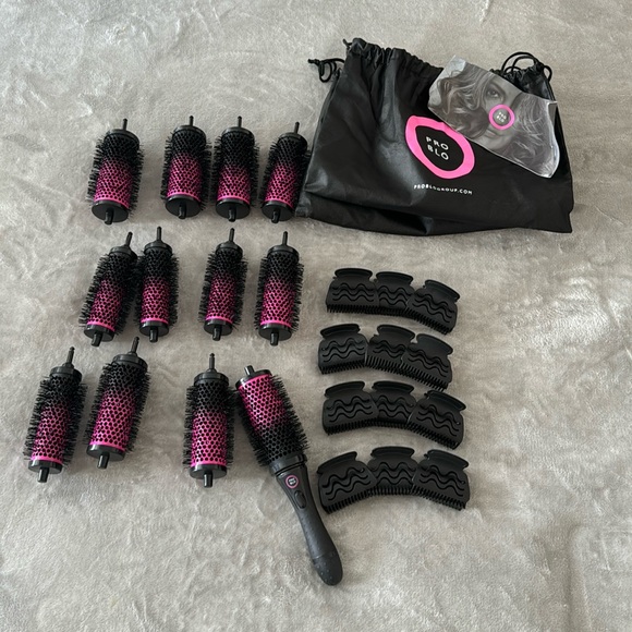 pro blo Other - Pro Blo curling brush set